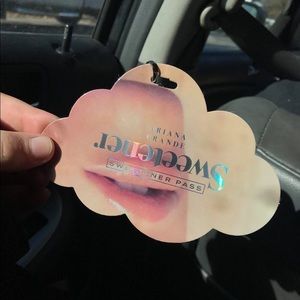 Ariana Grande Sweetener Pass